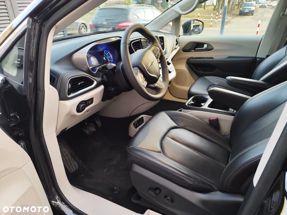 Chrysler Pacifica - 9