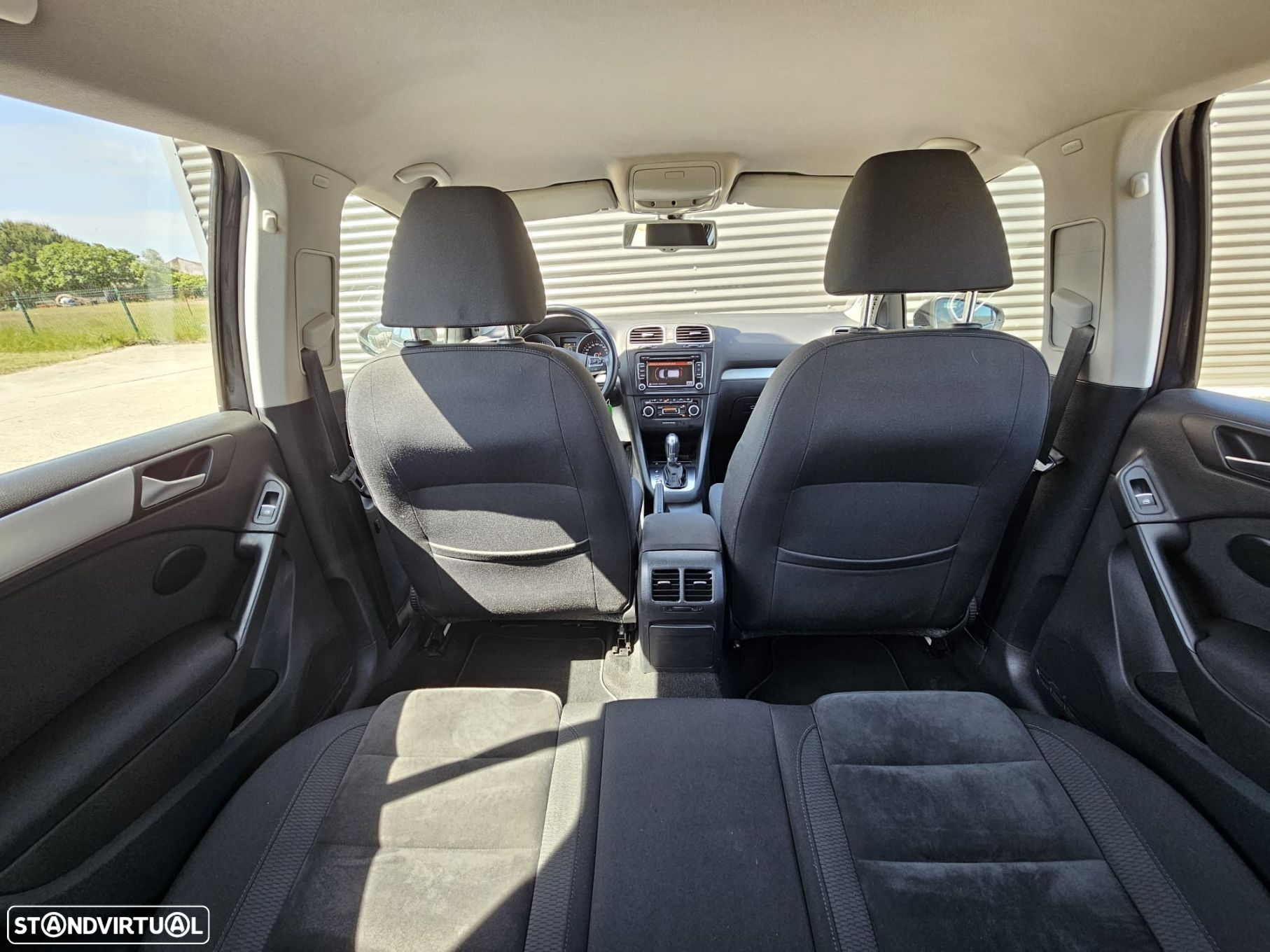 VW Golf 1.6 TDi Highline DSG - 44