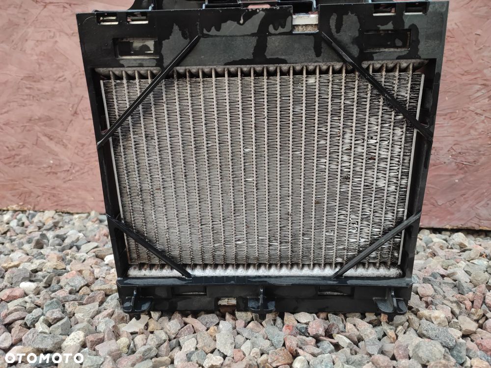 BMW F01 / F01N / F02 / F02N / F06 / F07 / F10 / F10N / F11 / F12 / F13 ORYGINALNA DODATKOWA CHŁODNICA WODY BEHR + STELAŻ / MOCOWANIE O NR.  1711 7 802 662 OEM SPRAWNA W 100% - 4