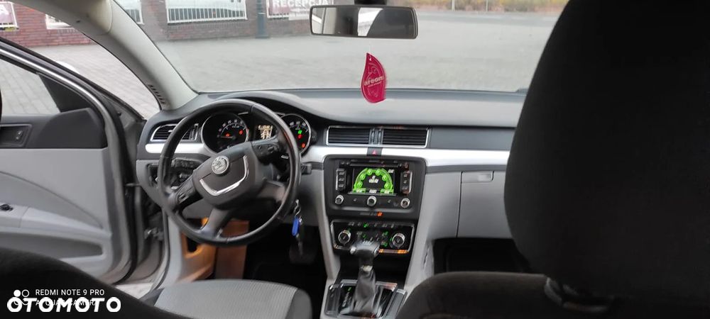 Skoda Superb 2.0 TDI Comfort DSG - 9