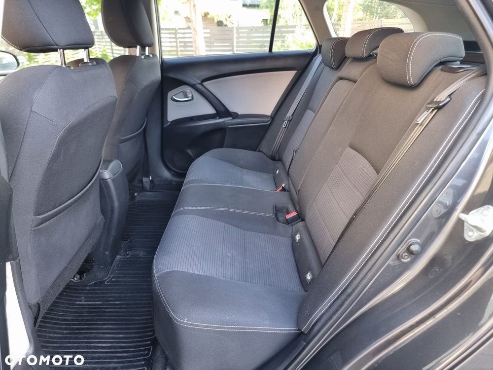 Toyota Avensis 2.0 D-4D Premium - 12