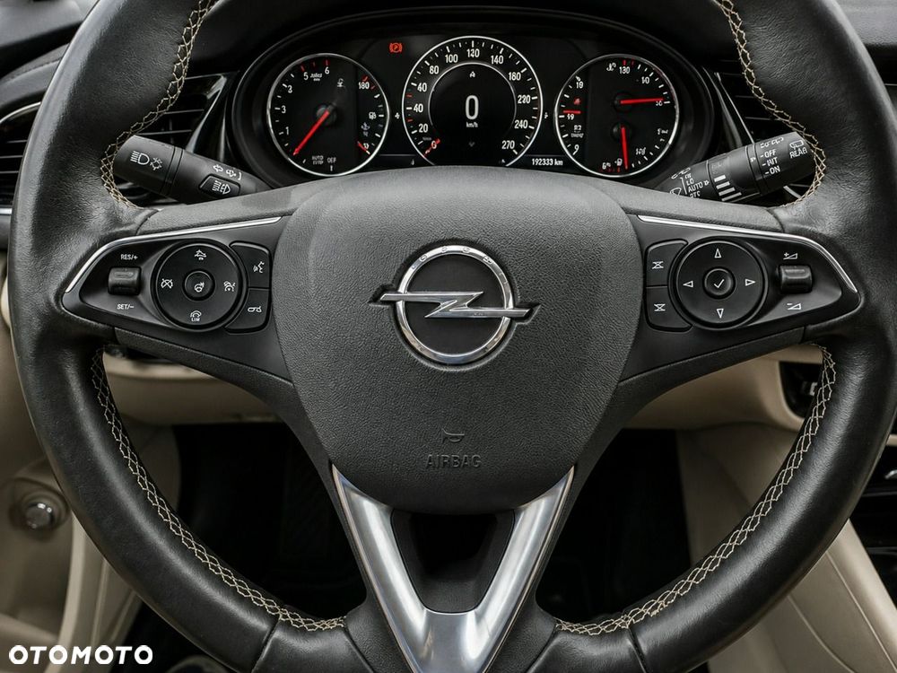 Opel Insignia - 23