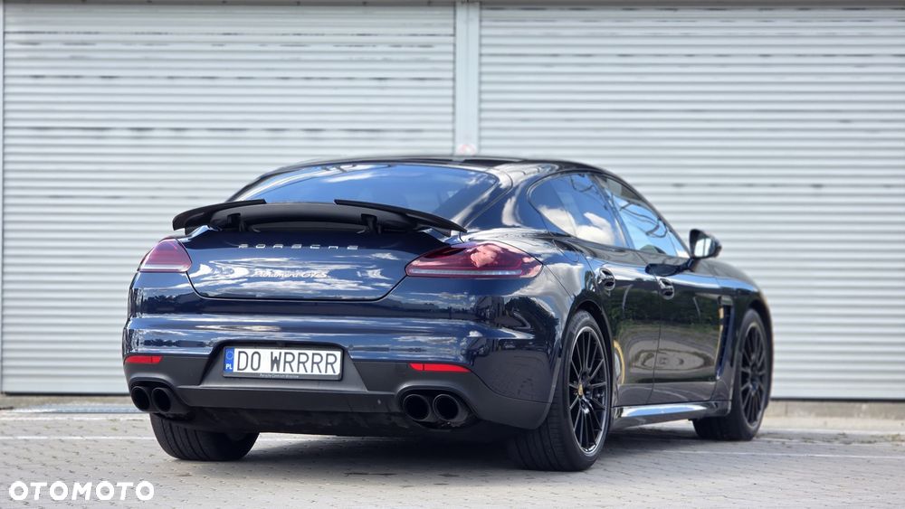 Porsche Panamera GTS PDK - 1