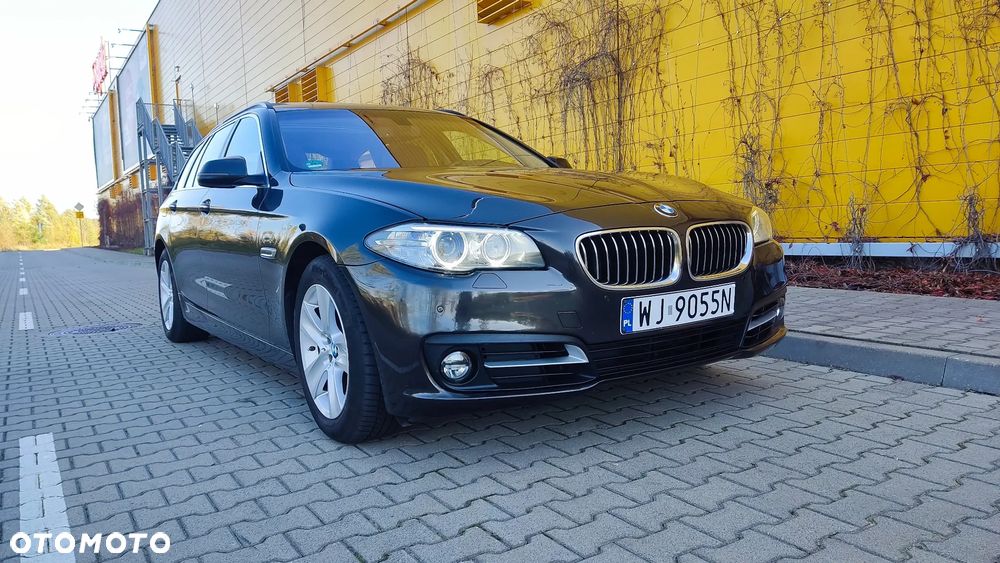 BMW Seria 5 520d Touring Luxury Line - 2