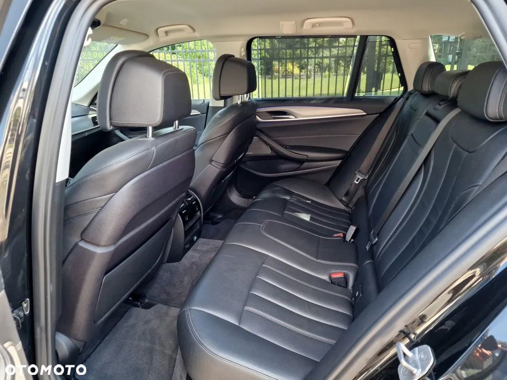 BMW Seria 5 530d Sport Line - 15
