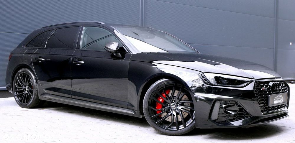 Audi RS4 Limousine - 35