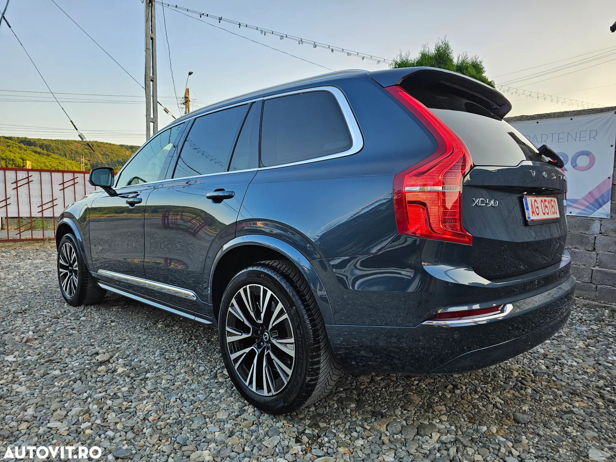Volvo XC 90 T8 AWD Plug-in Hybrid Plus Dark - 10