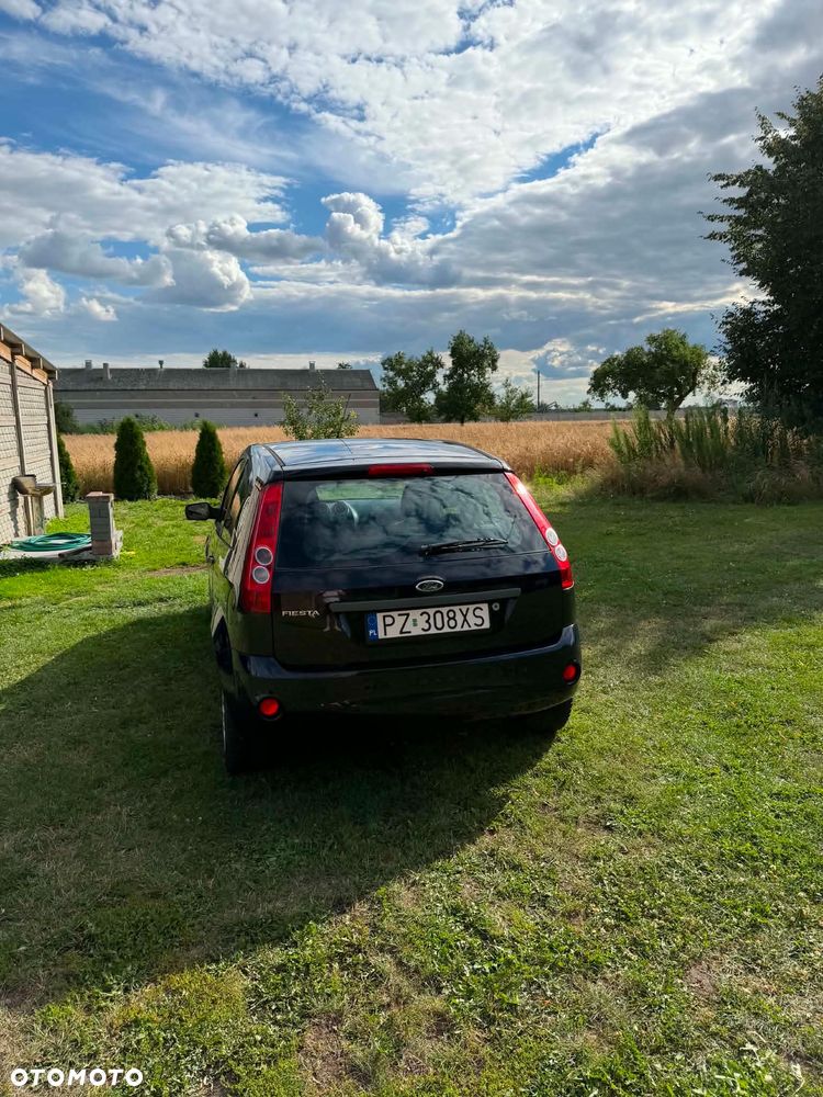 Ford Fiesta 1.3 Ambiente - 3