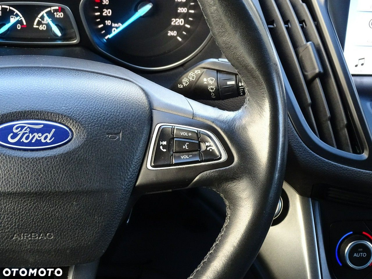 Ford Kuga - 20