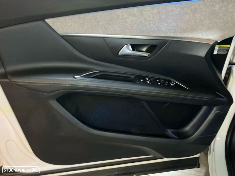 Peugeot 3008 1.5 BlueHDi GT Line EAT8 - 19