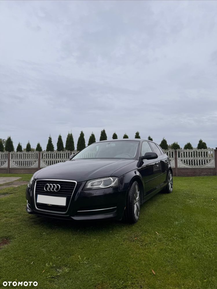 Audi A3 Sportback 2011 photo 2