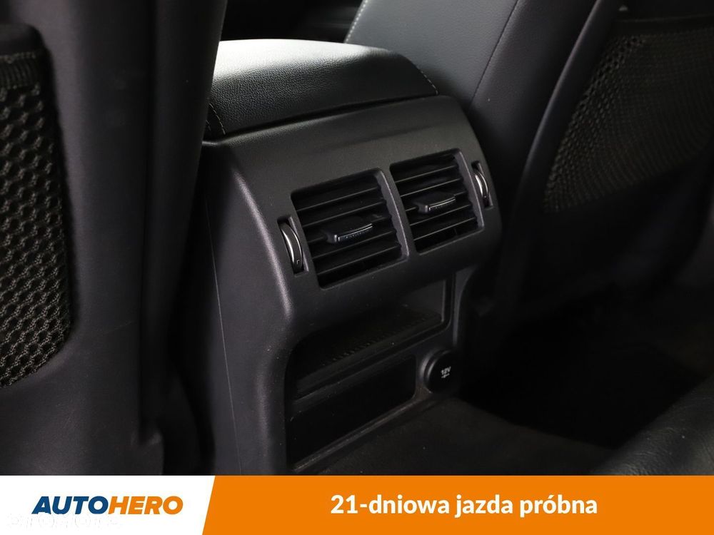 Jaguar XF 2.0 i4D R-Sport - 40