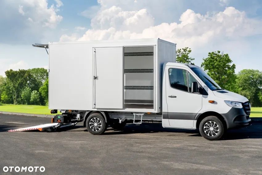 Mercedes-Benz Sprinter - 2