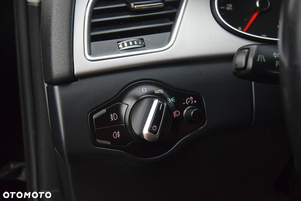 Audi A4 Avant 2.0 TDI Quattro S tronic - 38