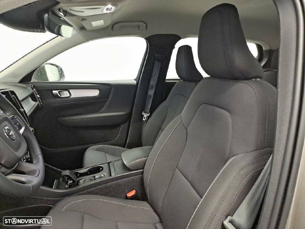 Volvo XC 40 1.5 T2 Momentum Plus Geartronic - 9