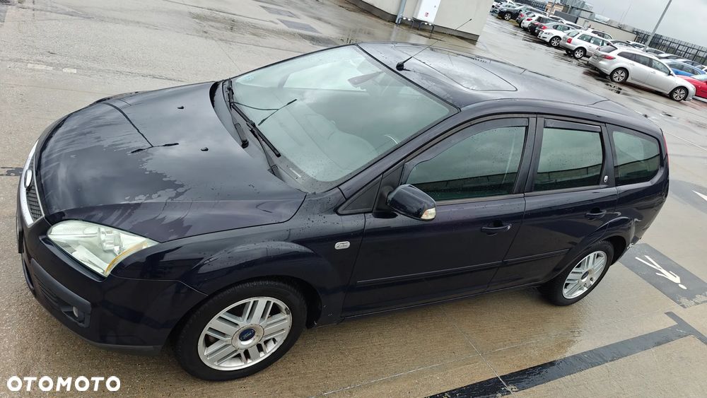 Ford Focus 1.6 Ghia - 16