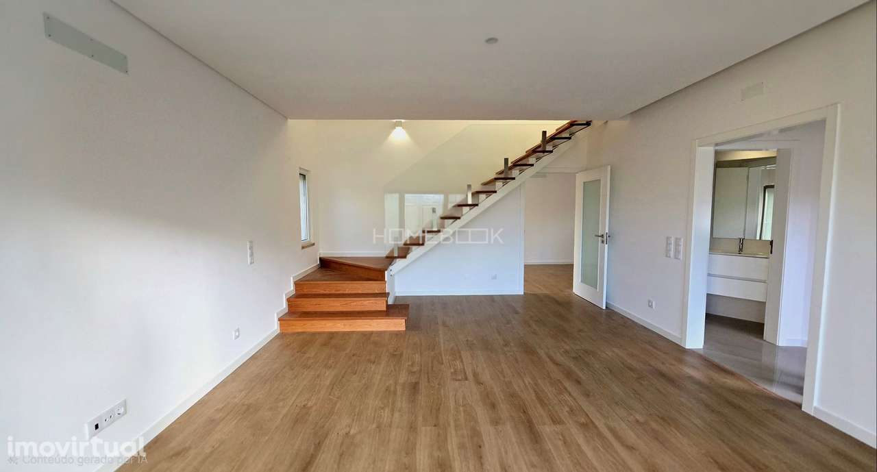 Moradia Isolada T3 com Excelente Exposição Solar e Espaço Exterior – L - Grande imagem: 2/31