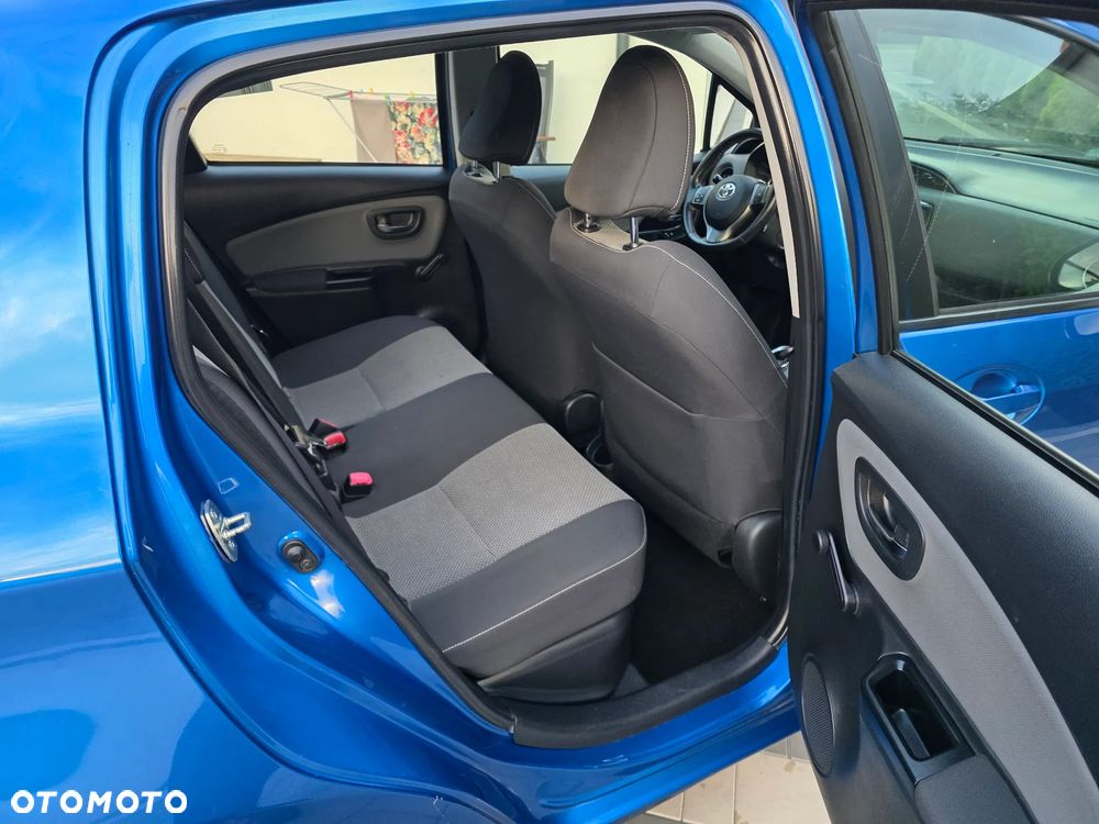 Toyota Yaris - 10