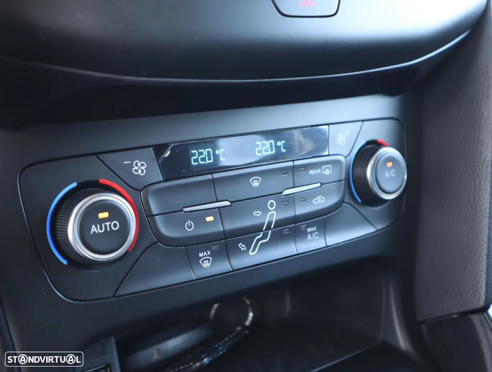 Ford Focus 1.0 EcoBoost Titanium - 48