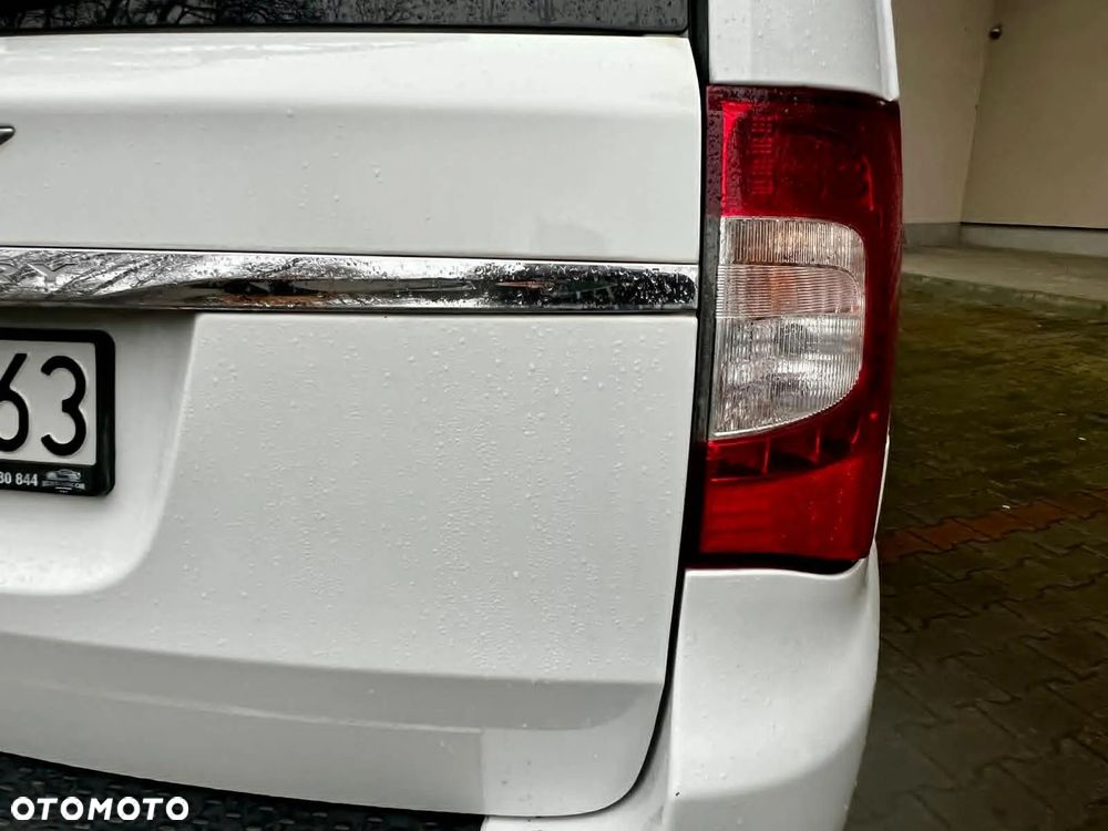 Chrysler Town & Country 3.6 Touring - 16