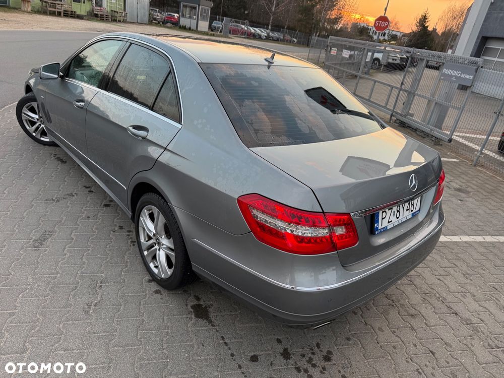 Mercedes-Benz Klasa E 200 CGI BlueEffICIENCY Avantgarde - 18