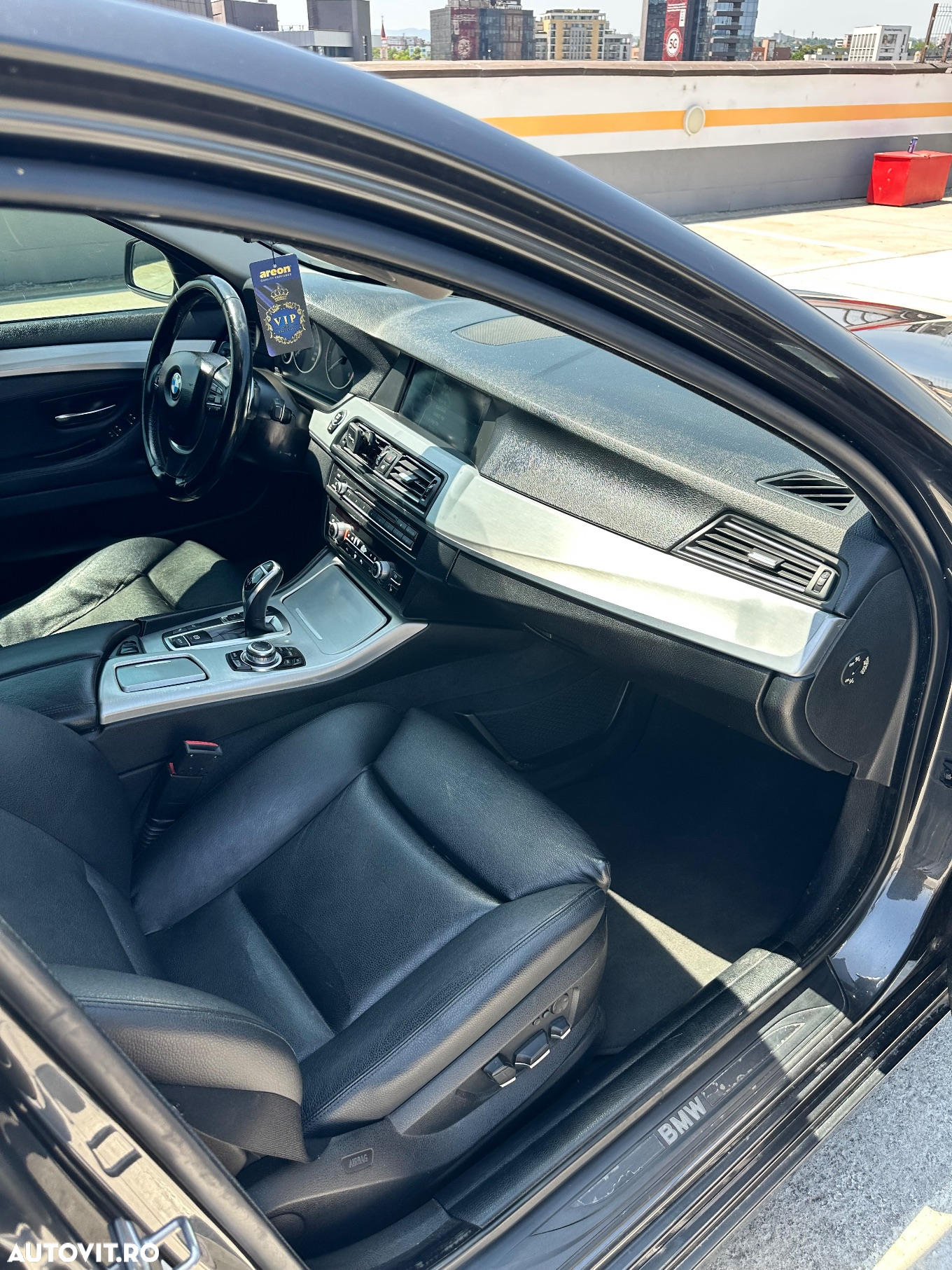 BMW Seria 5 525d xDrive - 15