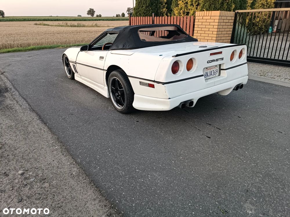 Chevrolet Corvette - 17