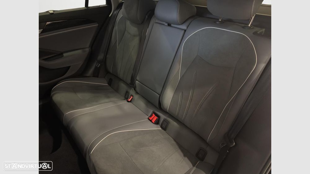 VW Passat Variant 2.0 TDI Business DSG - 15