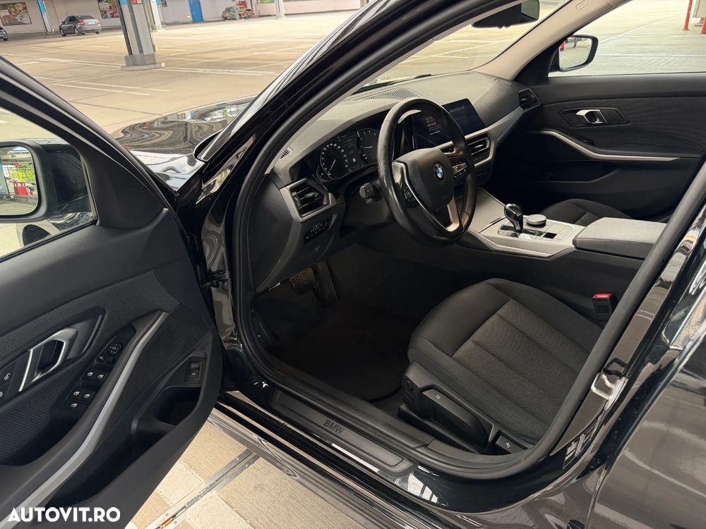 BMW Seria 3 318i AT - 11