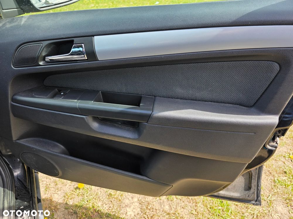 Opel Zafira 1.8 - 12