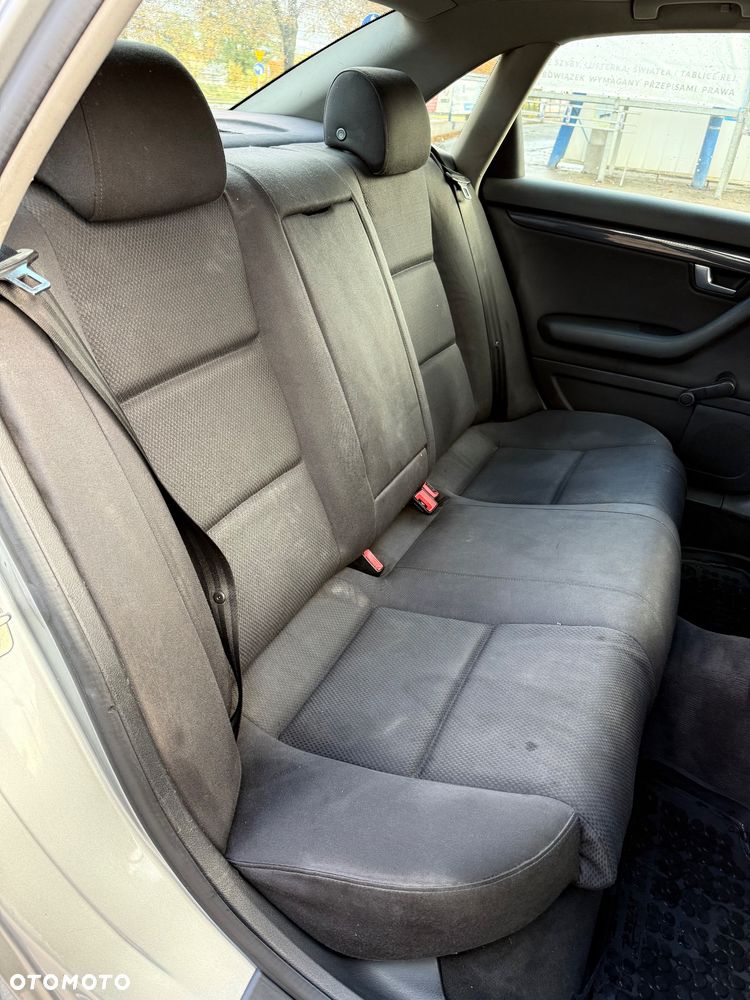 Audi A4 Limousine - 15