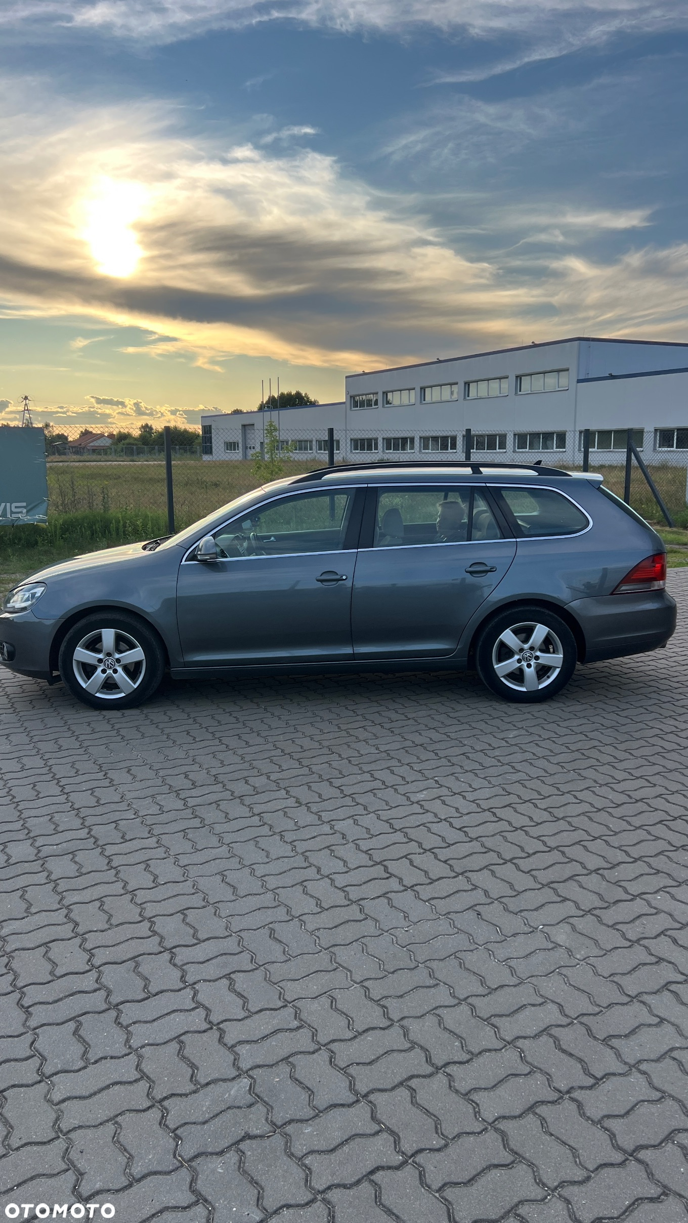 Volkswagen Golf 1.6 TDI BlueMotion Technology DSG Comfortline - 14
