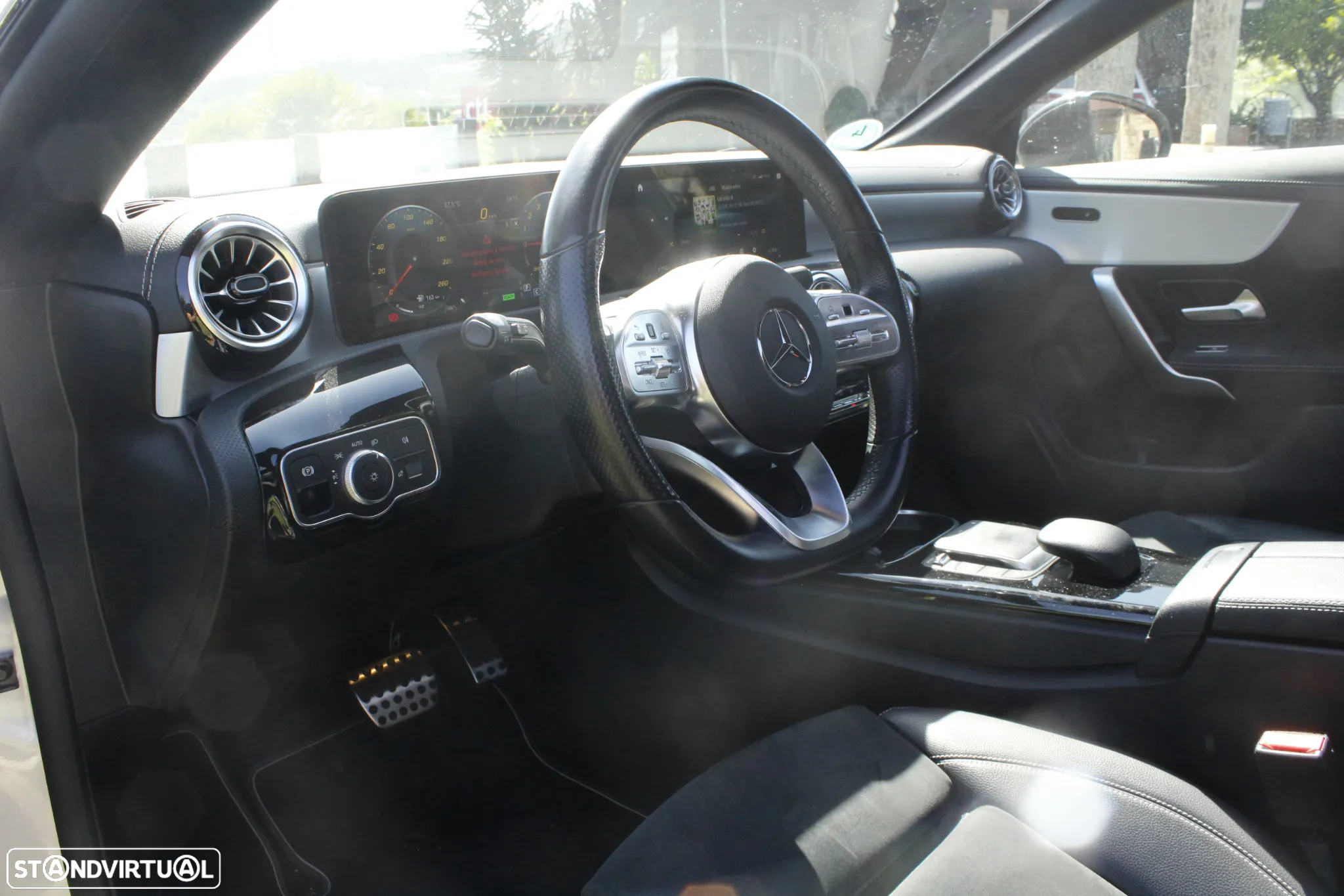 Mercedes-Benz CLA 250 e Shooting Brake AMG Line - 18