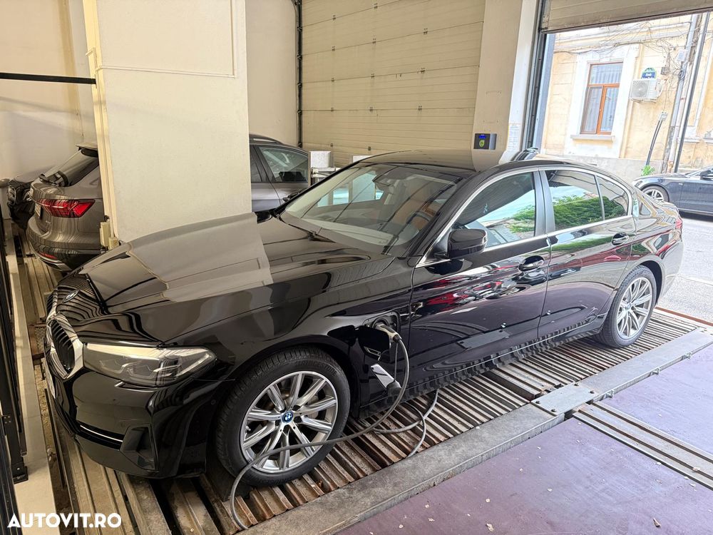 BMW Seria 5 530e xDrive Aut. Luxury Line - 2