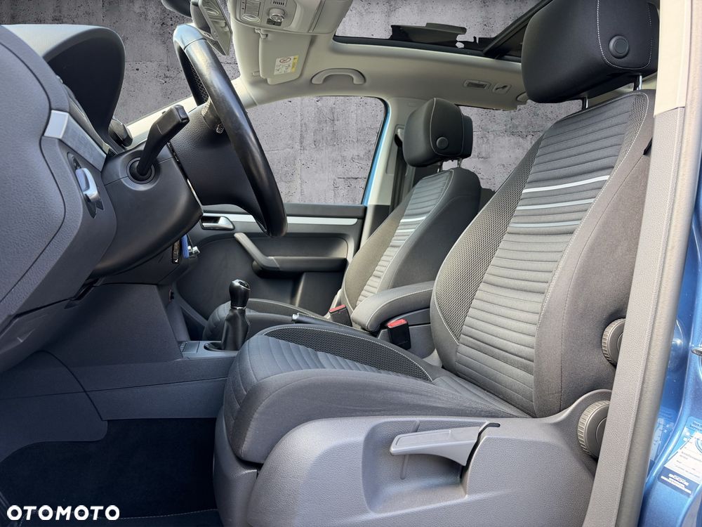 Volkswagen Touran 2.0 TDI DPF BlueMotion Technology Cup - 13