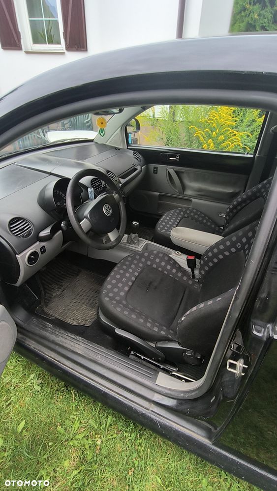 Volkswagen New Beetle - 5