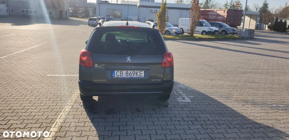 Peugeot 207 1.6 HDi - 15