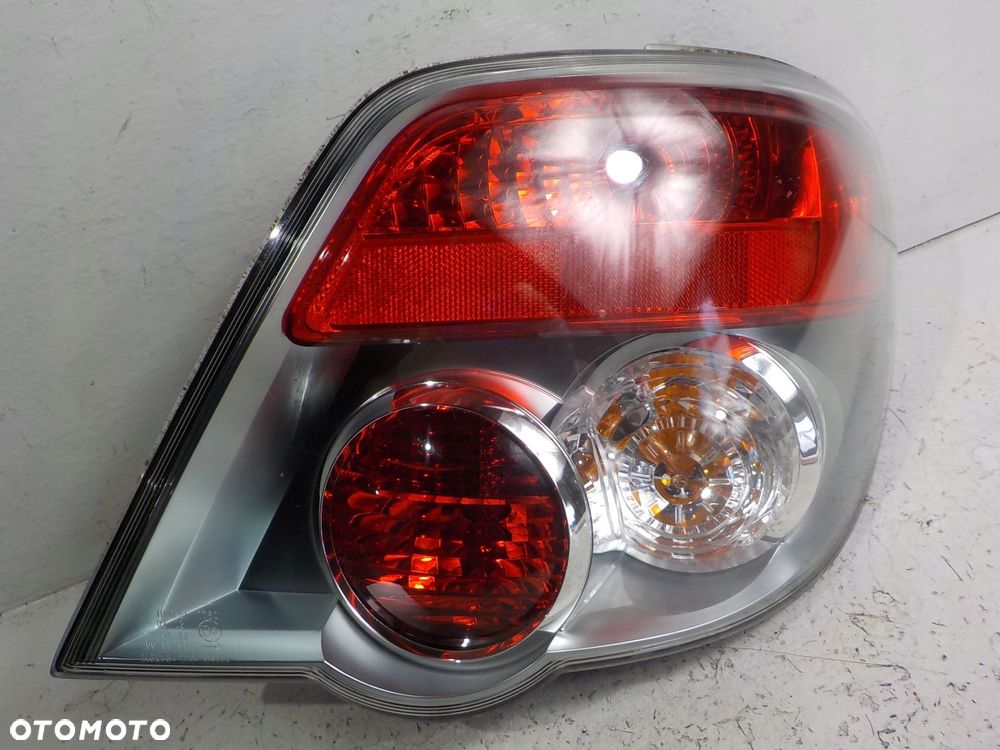 SUBARU IMPREZA II GD KOMBI LAMPA PRAWA TYŁ TYLNA - 1