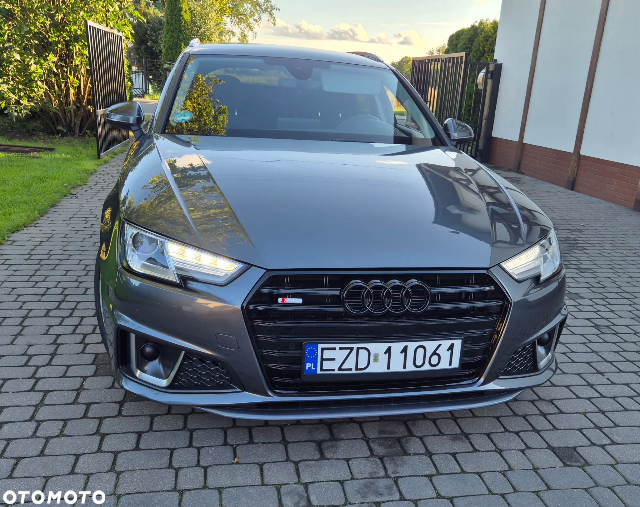 Audi A4 Avant - 1
