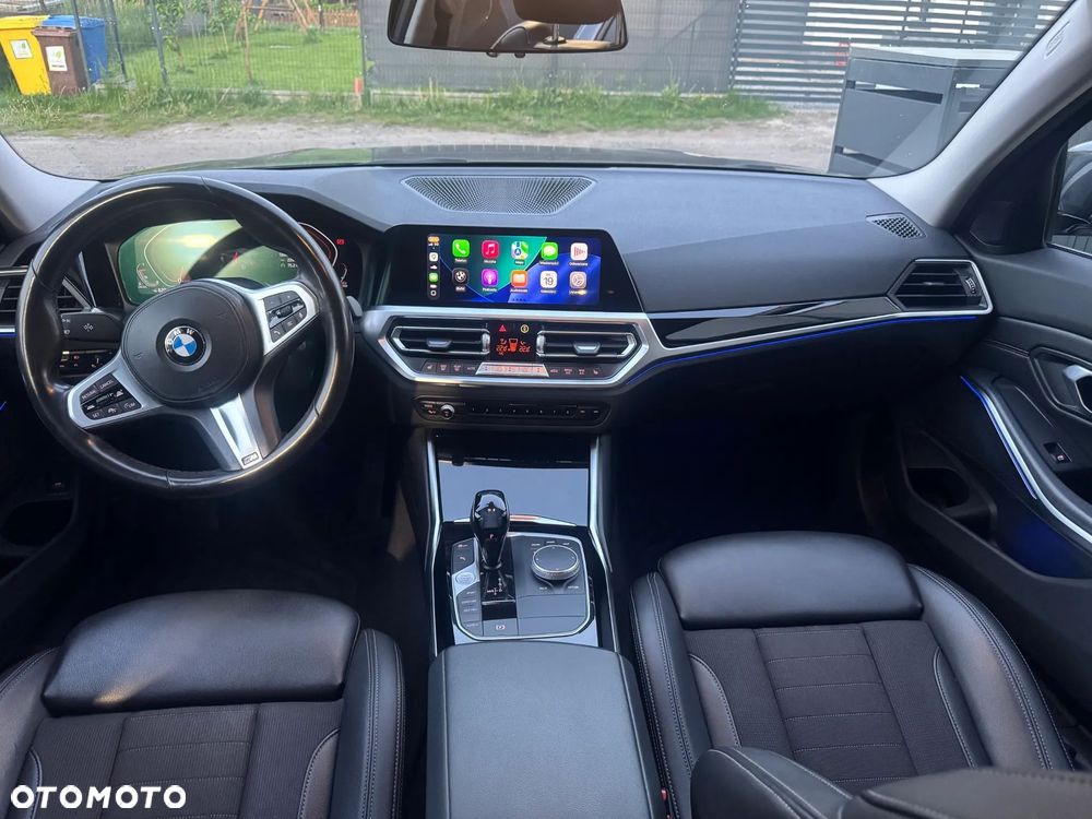 BMW Seria 3 320d Sport Line - 13