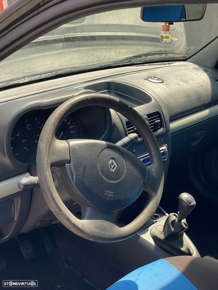Renault Clio 1.2 RT — fotografia 5