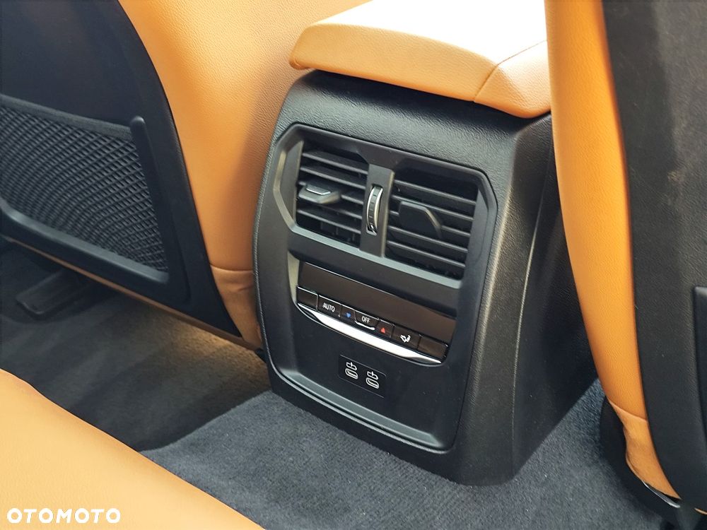 BMW i4 83.9kWh M50 xDrive - 14