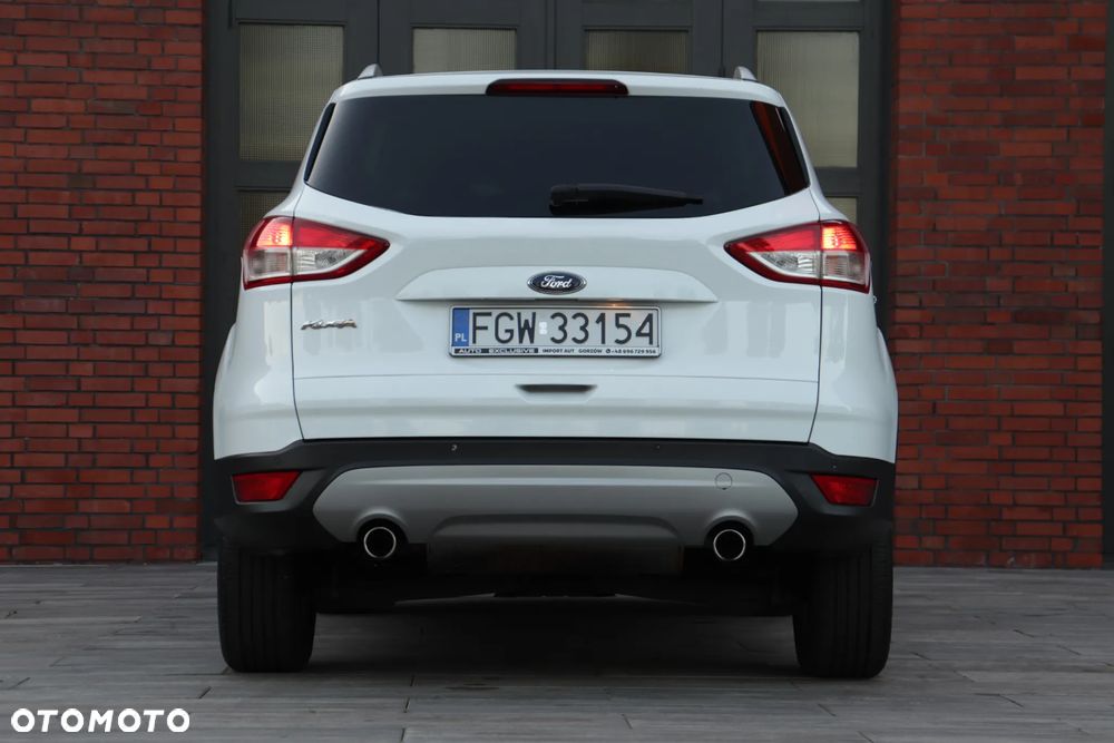 Ford Kuga 2.0 TDCi 2x4 Titanium - 13