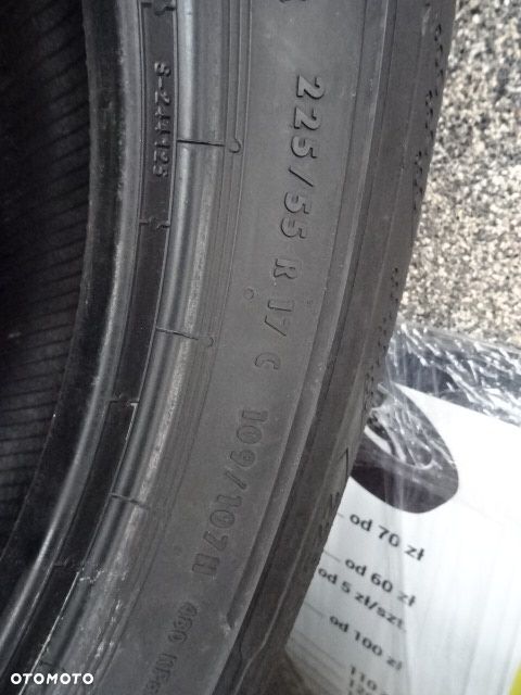 225/55/R17C 109/107T Continental Van Contact 200 - 12