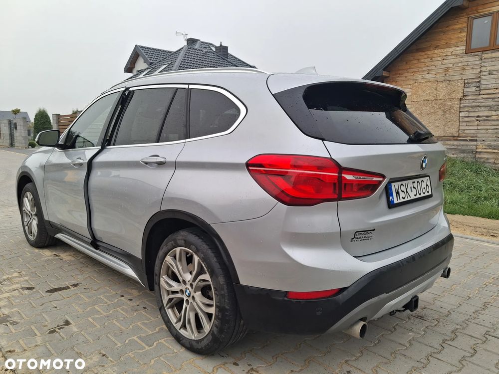 BMW X1 xDrive25i Sport Line - 4