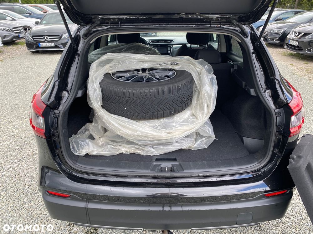 Nissan Qashqai 1.6 DIG-T N-Connecta - 19