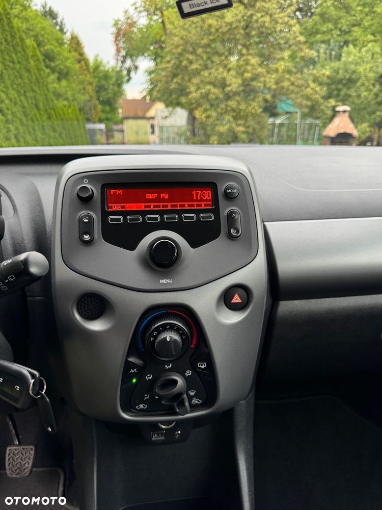 Toyota Aygo x-play - 18