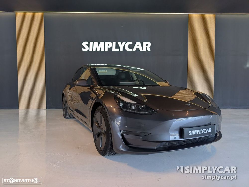 Tesla Model 3 - 3