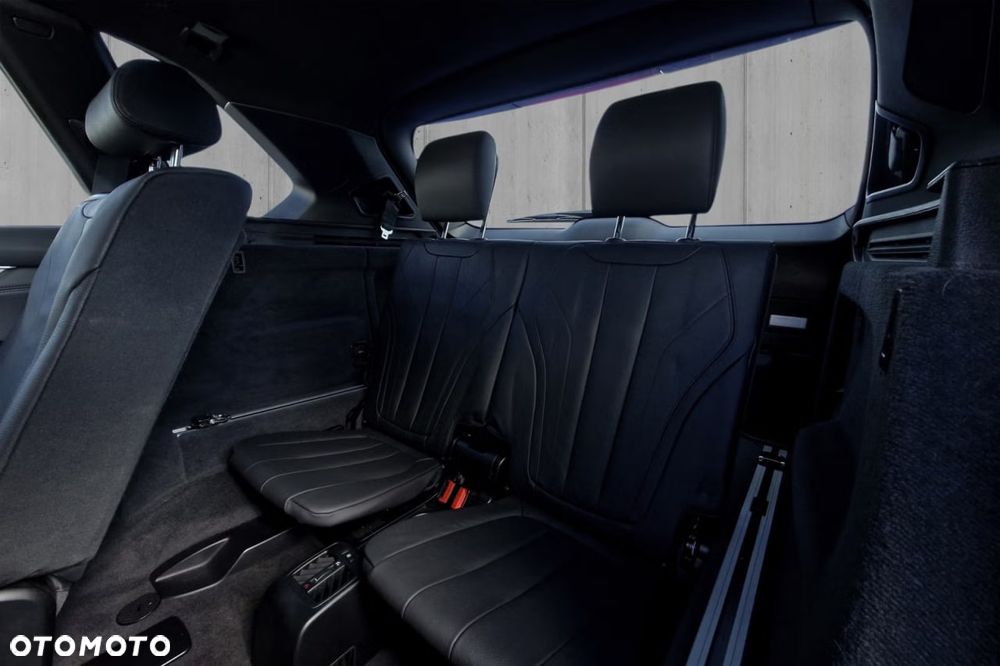 BMW X5 M M50d - 12
