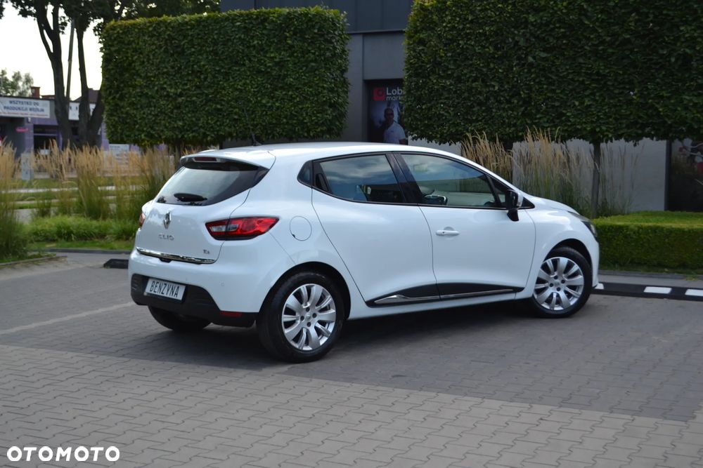 Renault Clio - 9